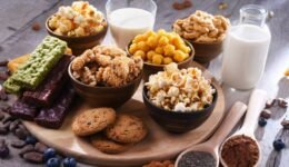 Why Protein Snacks Took Over 2025: From Bars to Popcorn